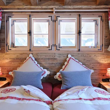 Grand Flueh - Alpiner Luxus & Dağ evi Nesselwängle