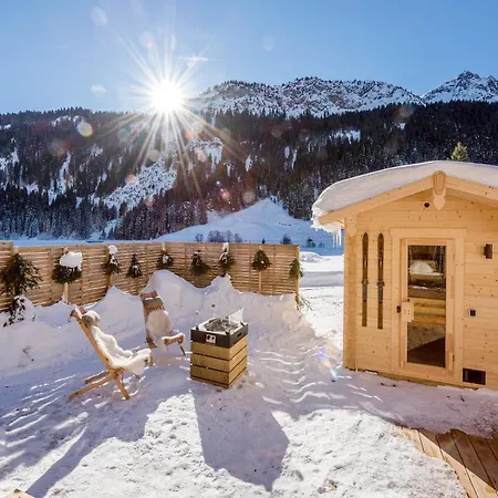 Grand Flueh - Alpiner Luxus & Nesselwängle